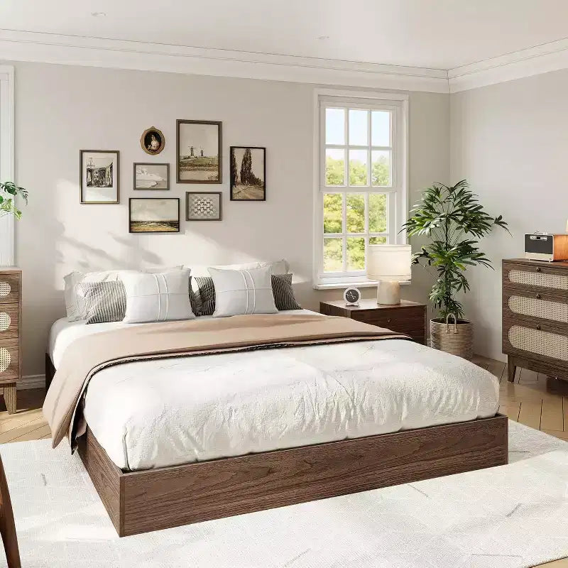 Lit plateforme SunnyFurn avec lattes en bois robustes, cadre de lit au sol, cadre de lit moderne au design minimaliste et peu encombrant, aucun sommier tapissier requis