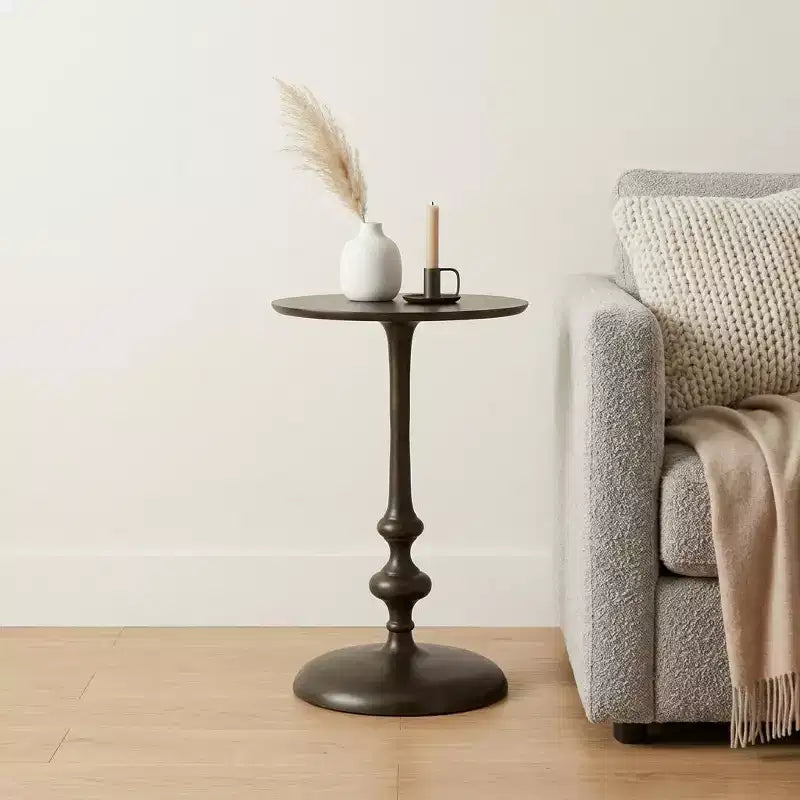 HomeRoots 18 Table d'appoint ronde sur pied en aluminium bronze bruni foncé