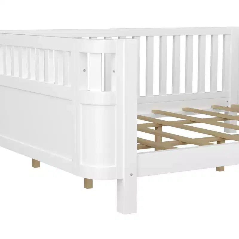 Lit de repos à plateforme en bois ModernLuxe Queen Size avec barrières de sécurité, cadre de lit bas pour enfants