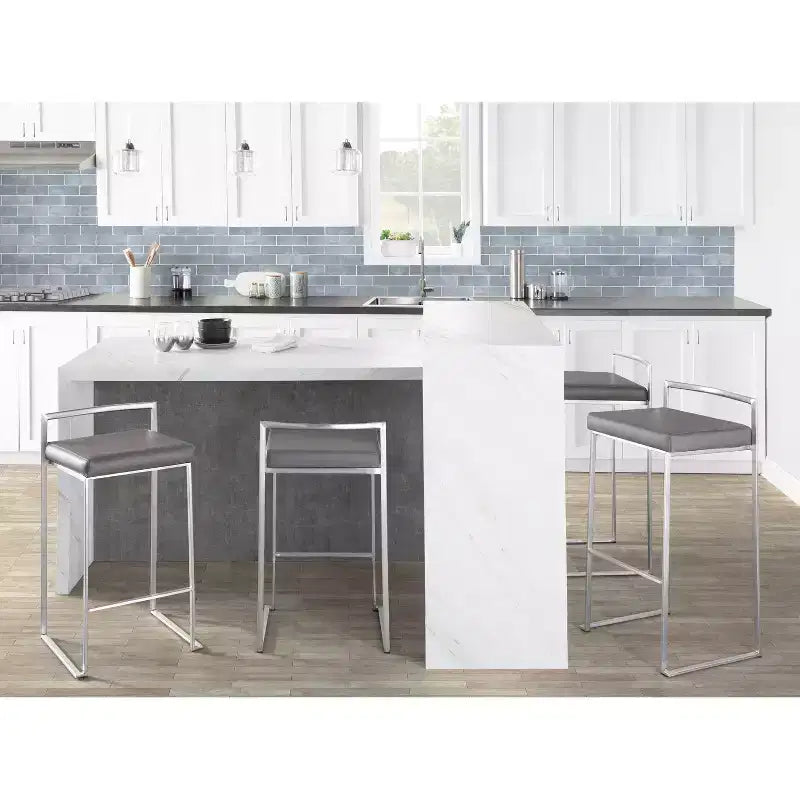 LumiSource Lot de 3 tabourets de bar à hauteur de comptoir empilables Fuji Acier inoxydable/Gris