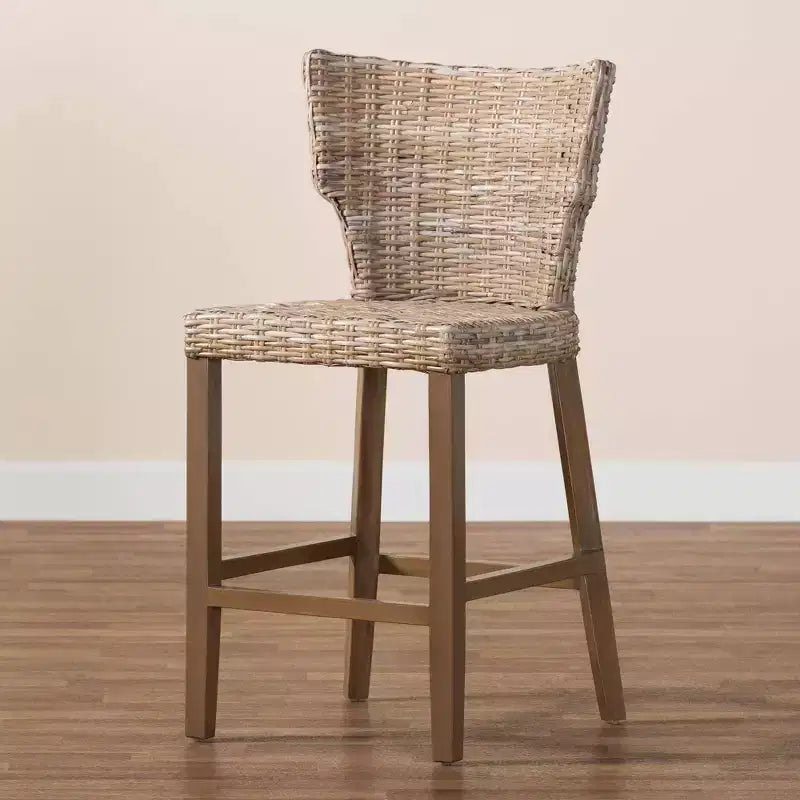 bali & pari Enver Tabouret de bar hauteur comptoir en rotin et bois d'acajou gris Kubu/taupe rustique