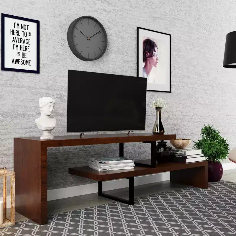 Meuble TV LeisureMod Orford Collection avec étagères en MDF et pieds en fer thermolaqué - Meuble console multimédia, salon moderne, centre de divertissement, rangement