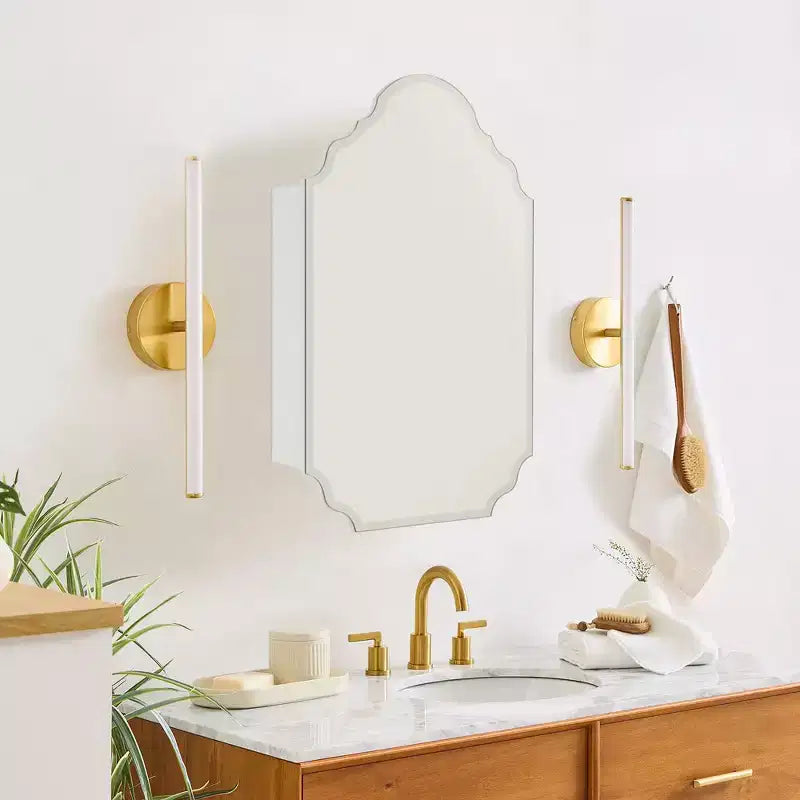 TEHOME Velora Armoire à pharmacie murale sans cadre biseautée en métal arqué irrégulier de 20 po L x 30 po H avec miroir