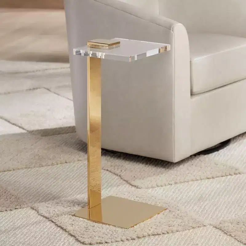 Table d'appoint carrée Hanna 10 de 55 Downing Street, dorée et acrylique