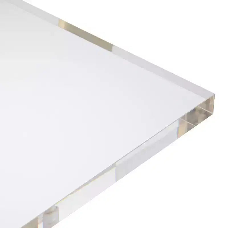 Table d'appoint carrée Hanna 10 de 55 Downing Street, dorée et acrylique