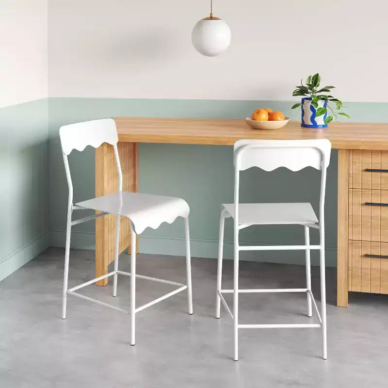 Lot de 2 tabourets de bar à hauteur de comptoir, en métal ondulé, 24 po, avec repose-pieds - Room Essentials